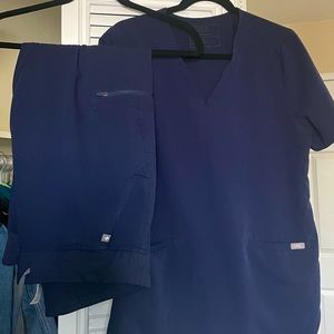 Figs - Navy scrub top (two pockets) & zamora petite scrub jogger bottoms.